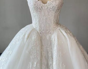 Vestido de novia de encaje estilo princesa / Vestido de novia sin tirantes con corsé / Vestido de novia romántico hecho a medida