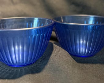 Juego de 2 cuencos para mezclar y servir Pyrex vintage de color azul cobalto con diseño acanalado de 3 tazas