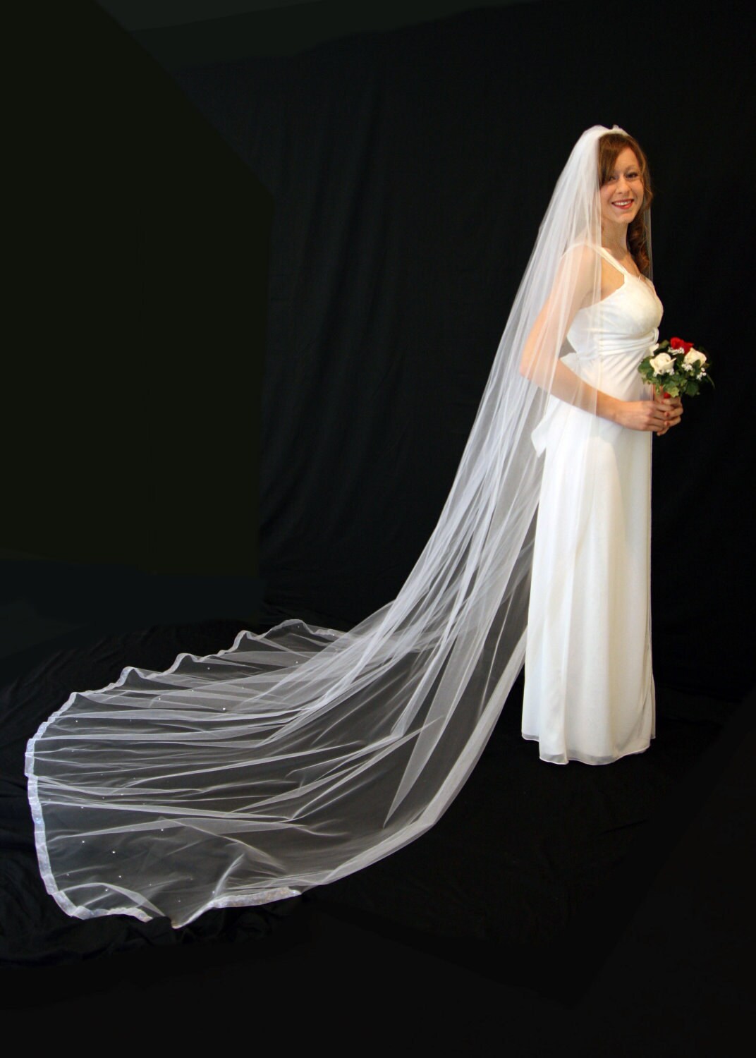 Scalloped Lace Cathedral Veil