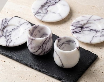 Ręcznie robiony zestaw 2 filiżanek do kawy Milas Lilac Marble, luksusowy zestaw do espresso po turecku z białym i fioletowym żyłkowaniem, wyjątkowe ręcznie rzeźbione filiżanki do demitasse