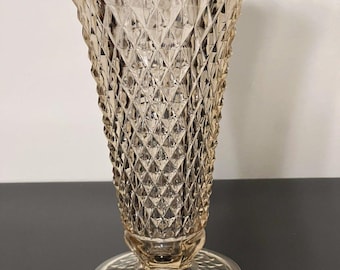 Jarrón con pedestal de 20 cm (8 pulgadas) de la compañía Vintage Indiana Glass, color rosa rubor con punta de diamante.