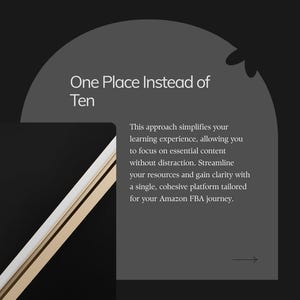 Op de afbeelding: Afbeelding met de tekst "One Place Instead of Ten" in wit op een grijze achtergrond. De tekst gaat vergezeld van een beschrijving over het vereenvoudigen van de leerervaring voor Amazon FBA.
