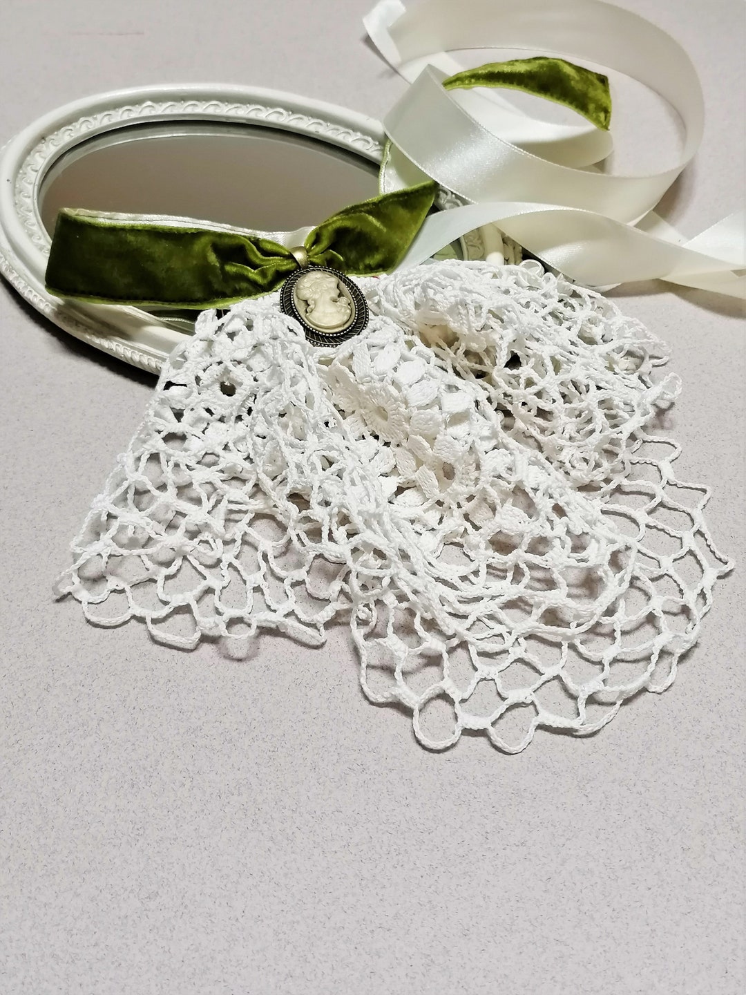 Vintage Crochet Lace Jabot Ivory Ruffled Jabot With Cameo Etsy