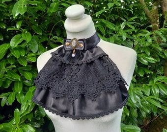 Ruffle black lace jabot, Gothic collar, Victorian style neckpiece, costume, set with earrings