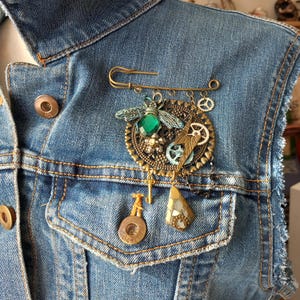 Broche Steampunk: joyería gótica para cosplay, hecha a mano