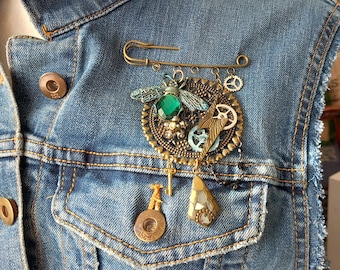 Steampunk gear brooch, steampunk jewelry, gift, cosplay jewelry, brooch with safety pin