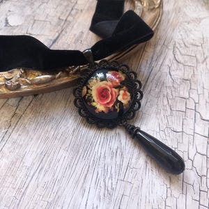 Chunky black velvet choker with roses in black frame and agate teardrop, Goth necklace