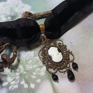 Romantic Victorian, Gothic lady cameo, purple, green, black velvet ribbon choker