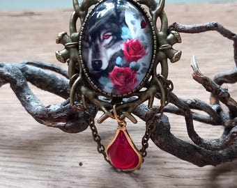 Dark romantic brooch, Got brooch, cosplay jewelry, wolf with roses brooch