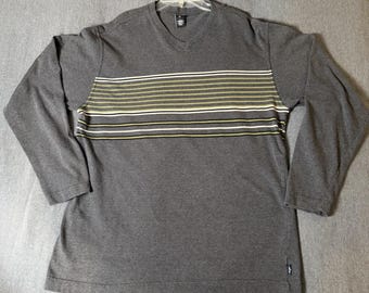 Vintage Y2K Levi’s Men’s V Neck Long Sleeve Striped Heavy Shirt Size L
