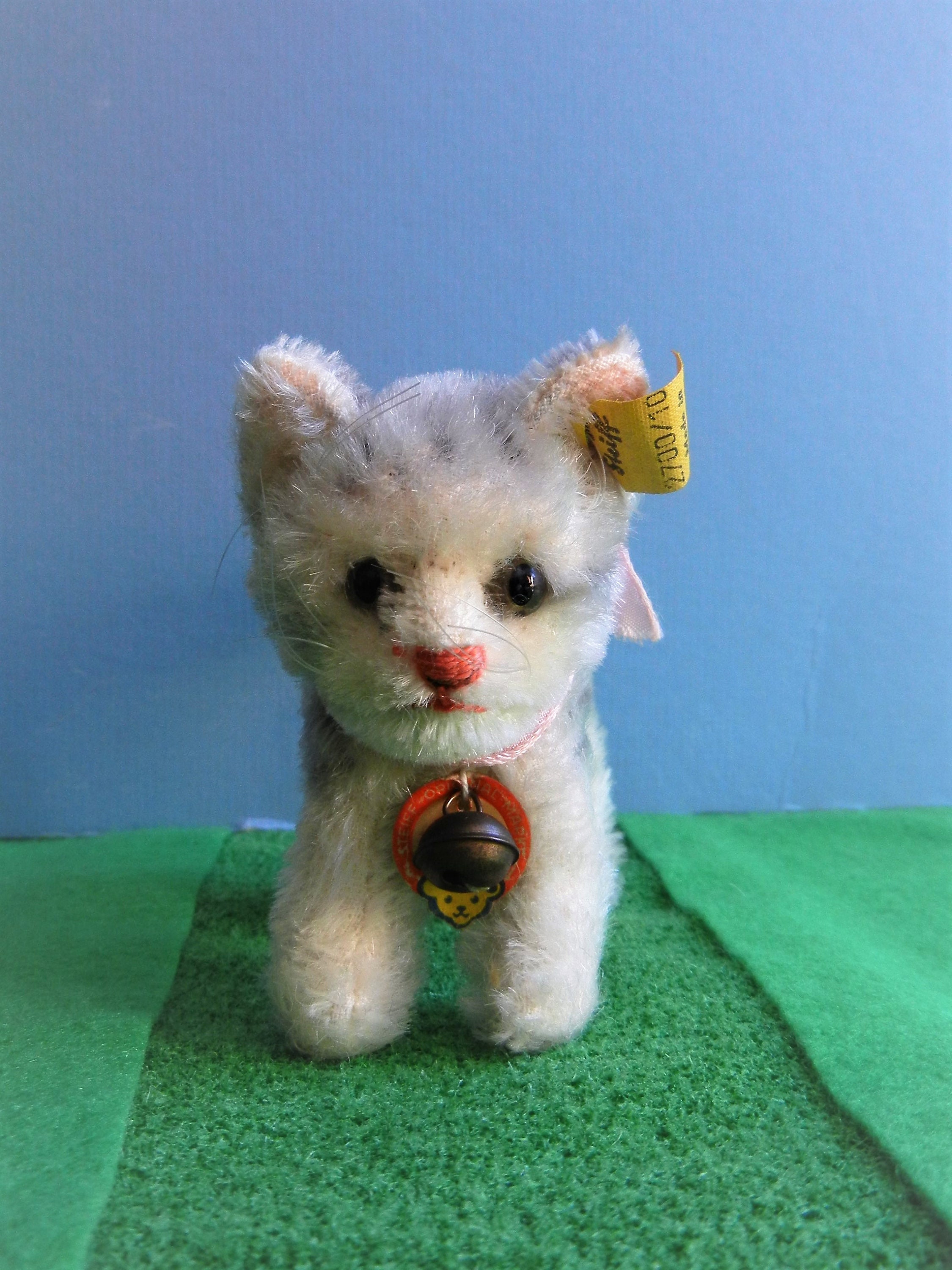 steiff stuffed cat