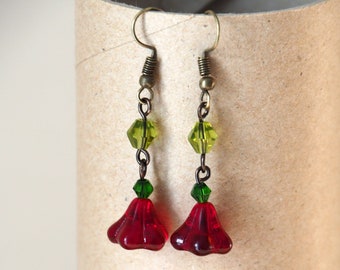 Red flower earrings, Floral boho jewelry, Dangle beaded earrings, gift for women, Spring jewelry