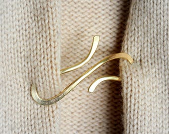 Golden Wave Cardigan Clip: Brass wire Brooch, Simple Hand Forged Sweater Pin