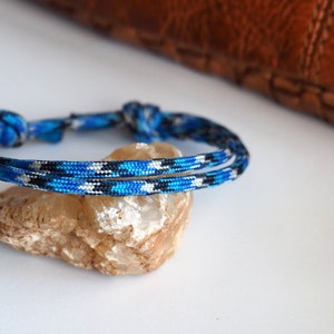 Minimalist Adjustable Simple Blue Nautical Rope Paracord Bracelet for men and women, Waterproof image 5