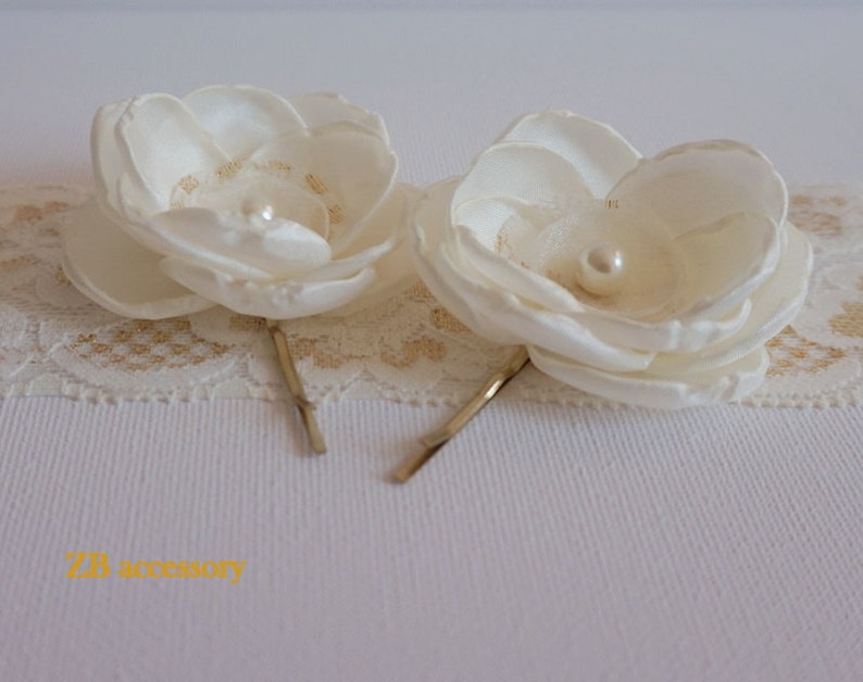 Ivory Golden Bridal hair flowers Ivory Gold hair clips Bridal Shoe clips Bridesmaids hair Pins Handmade Weddings Accessories Dress Brooch