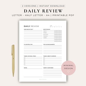 Puede incluir: Una página de planificador diario imprimible con secciones para reflexión, gratitud, logros y seguimiento de hábitos, acompañada de un bolígrafo dorado. El texto incluye 'DAILY REVIEW', 'HOW WAS MY DAY?', 'RATE THIS DAY' y 'MINIMAL DESIGN'.