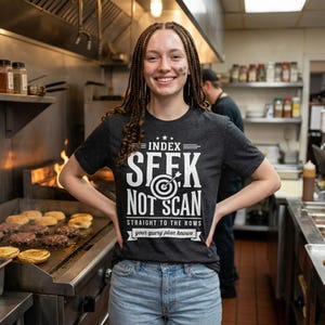 インデックスシーク、スキャンしないシャツ、面白いSQL Server DBA Tシャツ、クエリパフォーマンスチューニングギフト、データベース管理者ユーモア、プログラマーの誕生日