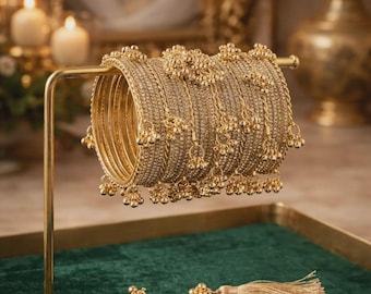 Conjunto de brazaletes nupciales Golden Ghunghru / Joyería de boda étnica kada de Cachemira