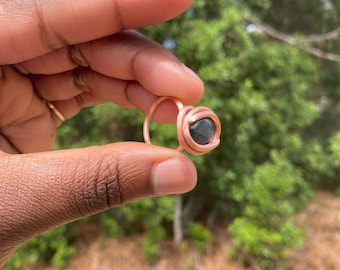 Anillo de cobre y labradorita