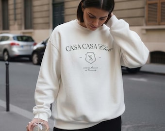 Paris Street Style Sweatshirt Mockup | Broderad klädlogotyp (PSD)