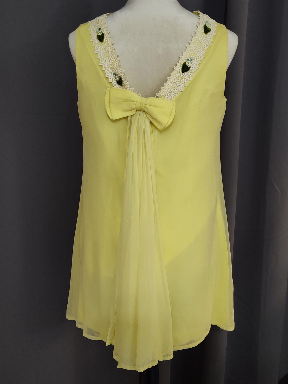 60S MINI YELLOW DAISY DRESS main image 1
