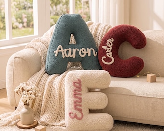 Cuscino in peluche personalizzato con nome, cuscino con alfabeto personalizzato, cuscino carino, cuscino decorativo con iniziale, cuscino con alfabeto fatto a mano, decorazione per la casa e regalo di Natale