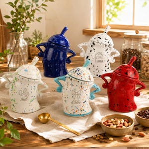 Pote com personalidade, copo de cerâmica artesanal personalizado com colher, decoração vintage gravada para casa, presente de aniversário ou inauguração.