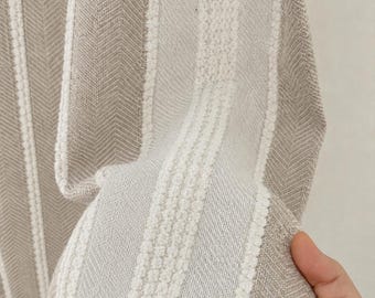 Cortinas con rayas texturizadas, cortinas de mezcla de lino beige, cortinas tejidas en espiga, cortinas neutras, cortinas a medida, cortinas hasta el suelo.