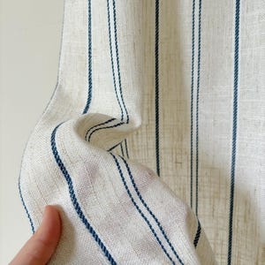 Gestreifte Vorhänge aus Leinenmischung, Blaue Tickende Streifenvorhänge, Neutrale Bauernhausvorhänge, Lichtfilternde Fensterpaneele. Bild 1