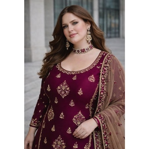 パキスタン製ジョーゼットサルワールカミーズスーツ（女性用）、マルーン色の刺繍入りクルタとネットのドゥパッタ、プラスサイズパーティウェア