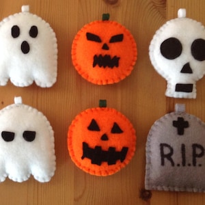 Mönster för filtdekorationer till Halloween: Pumpor, spöken, fladdermus, spindel, dödskalle, gravsten (digital nedladdning)