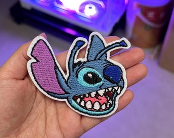 Toppa ricamata termoadesiva Disney "Lilo & Stitch", simpatiche toppe ricamate a tema anime, regali di coppia a tema Stitch e l'angelo, perfetti per i fan Disney.
