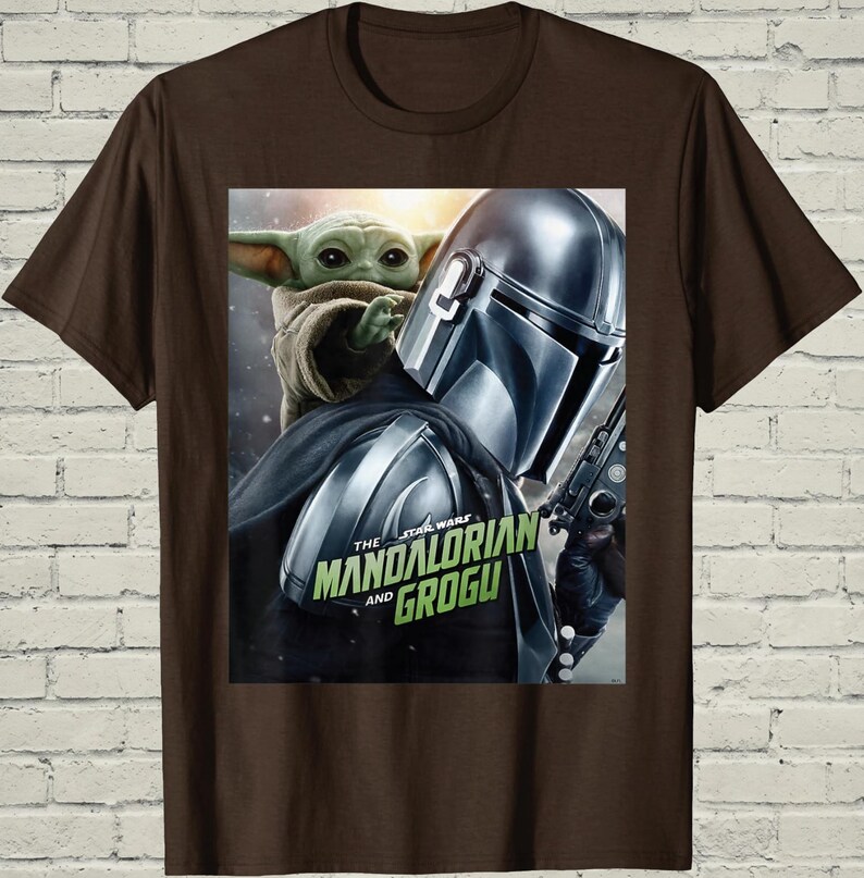 Camiseta de Grogu de Mandalorian, camiseta con póster de la película de Star Wars, ropa gráfica de ciencia ficción, regalo de cumpleaños para él, regalo friki para marido imagen 9