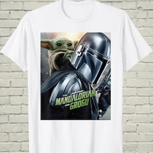 Camiseta de Grogu de Mandalorian, camiseta con póster de la película de Star Wars, ropa gráfica de ciencia ficción, regalo de cumpleaños para él, regalo friki para marido imagen 11