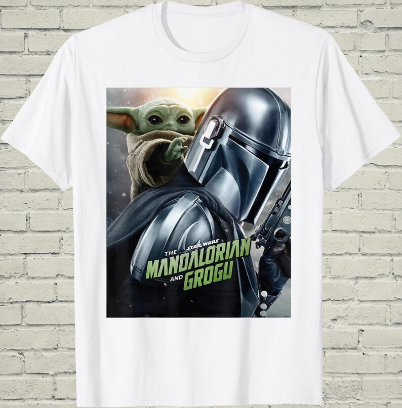 Camiseta de Grogu de Mandalorian, camiseta con póster de la película de Star Wars, ropa gráfica de ciencia ficción, regalo de cumpleaños para él, regalo friki para marido imagen 11