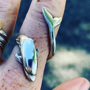 GROSSER DELFIN Ring. Verstellbar, kostenloser Versand in den USA, Delfinringe, Damenringe, 10% Rabatt mit Promo-Code. Größen 6-10