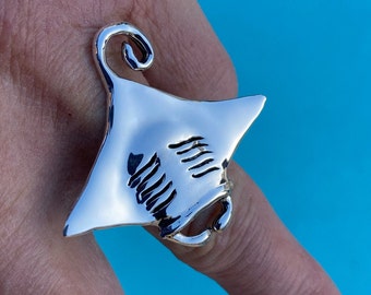 LARGE MANTA RAY ring,  hawaiian jewelry, manta ray jewelry, skates & rays, mens rings, womens rings. Availible in sizes 7-12