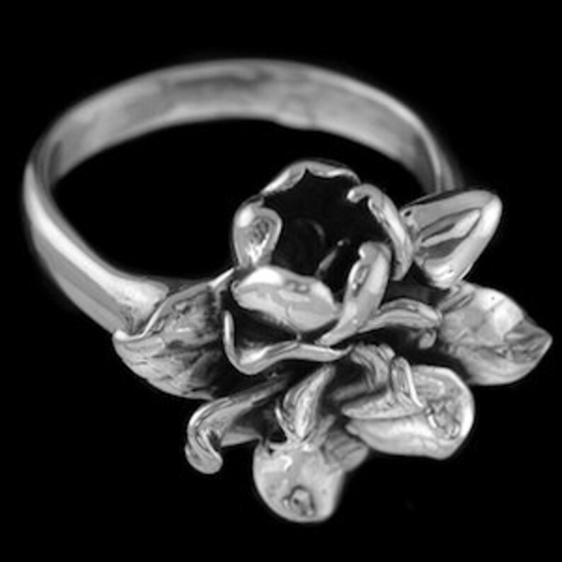 GARDENIA RING flower ring, flower jewelry, sizes 6 9 Free shipping in US. Ships immediately image 3