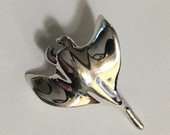 Small MANTA RAY PENDANT manta ray necklace, hawaiian jewelry , sting ray