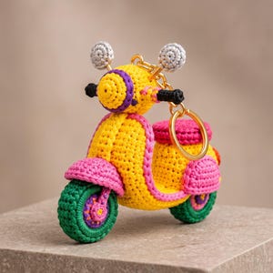 Modello all'uncinetto per mini scooter Vespa / portachiavi scooter Amigurumi / simpatico peluche per moto / tutorial per principianti PDF