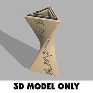 Op de afbeelding: Een beige, abstract 3D-model met een gedraaide, zandloperachtige vorm. De boven- en onderkant zijn driehoekig, met een zwart geometrisch patroon op de zijkanten. De tekst "3D MODEL ONLY" staat onderaan.