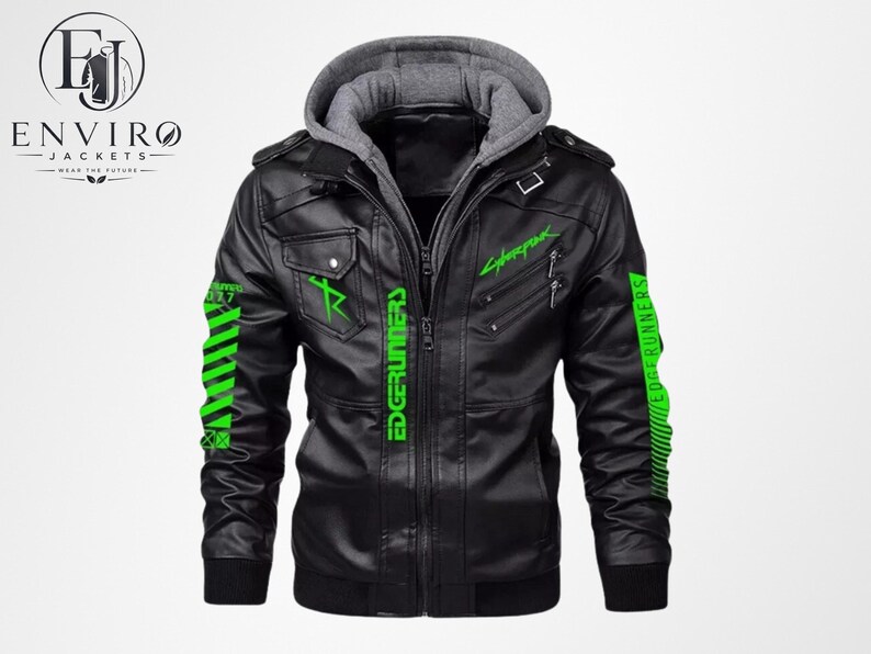 Peut inclure: Veste en similicuir noire avec un insert &agrave; capuche gris. La veste pr&eacute;sente des accents verts avec le texte "Cyberpunk Edgerunners" et un graphisme stylis&eacute; sur les manches et la poitrine. Fermeture &eacute;clair et plusieurs poches.