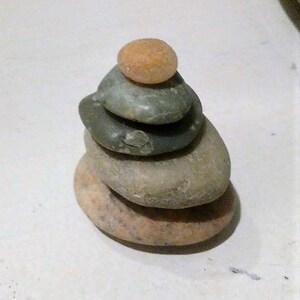 Small Pretty Beach Stone Stack 5 Smooth Natural Ocean Rocks Zen Garden Sculpture Meditation Mothers Day Gift Rock Art Beach Home Decor Sea *