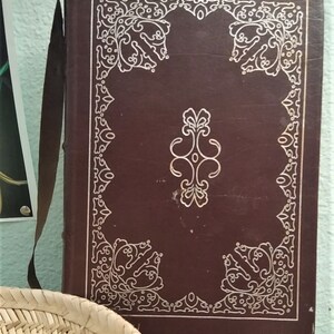 Grimm&#39;s Fairy Tales Selected and Edited by Louis and Bryna Untermeyer Illustrated by Lucille Corcos COLLECTOR&#39;S EDITION Genuine Leather 1980