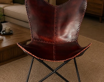 Poltrona Borboleta em Couro Marrom, Poltrona Rústica Artesanal, Assento com Toque Boho, Móveis de Couro Vintage, Decoração Moderna para Sala de Estar