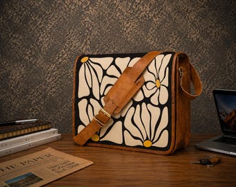 Leren schoudertas bloemen, handgemaakte crossbody laptoptas, boho-schoudertas, leren dameswerktas, cadeau voor haar