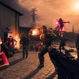 K&ouml;nnte beinhalten: Eine Videospielszene zeigt Soldaten, die in einer st&auml;dtischen Umgebung gegen Zombies k&auml;mpfen. Das Bild zeigt eine rote Limonadendose mit einem Logo, und der Text "Call of Duty MWIII" ist unten rechts zu sehen.