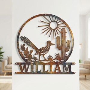 Plaque métallique personnalisée « Roadrunner du désert », décoration murale extérieure avec nom, cadeau de pendaison de crémaillère original, panneau « Maison sur le thème du désert »