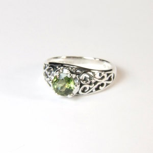 Green Tourmaline Ring (Natural Tourmaline), 6mm x 0.86 Carat, Round Cut, Sterling Silver Ring