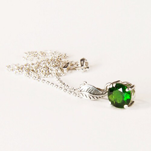 Chrome Diopside Pendant Necklace, 7mm x 1.55 Carat, Round Cut, Sterling Silver Pendant Necklace with Adjustable Chain